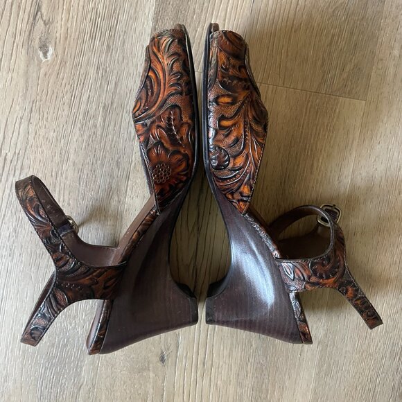 Coldwater Creek Tooled Leather Wedge Sandals 7M Brown Ankle Strap Peep Toe! - Picture 4 of 9
